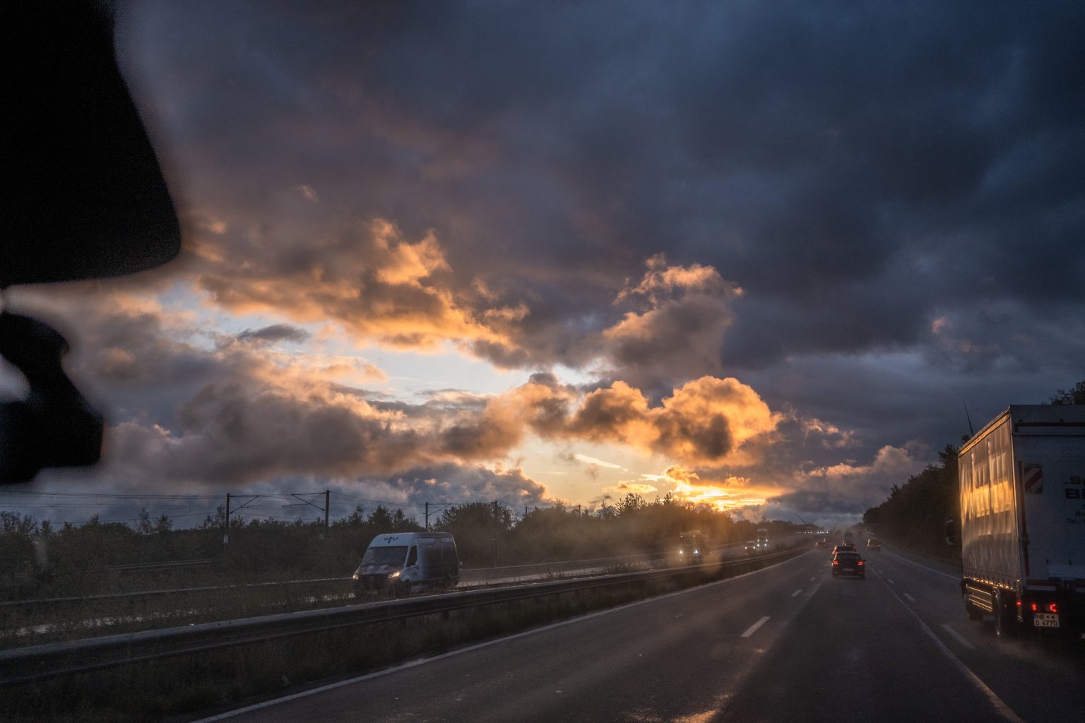 Sonnenaufgang auf der A3